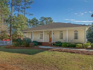 128 Canal Dr, Oak Island, NC 28461-9122