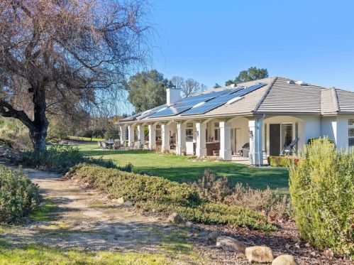 1440 Ridge Rd, Templeton CA  93465-9303 exterior