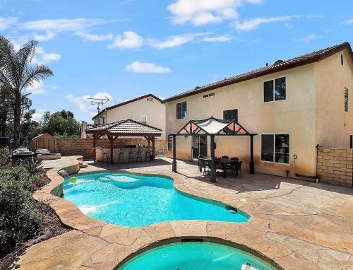 29752 Creekbed Rd, Santa Clarita, CA 91384-3582