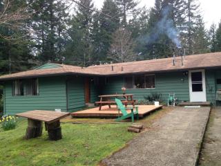 384 Schwartz Rd, Rose Lodge, OR 97368-9785