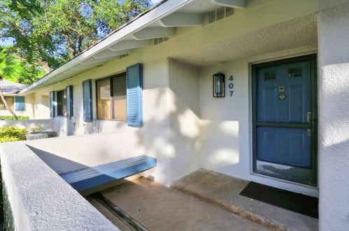 407 Club Dr, West Palm Beach, FL 33418-7074