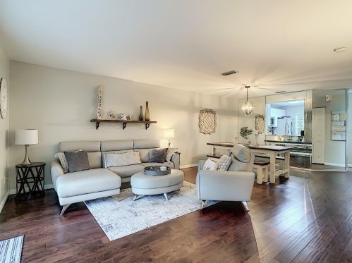2140 Clover Hill Rd, Palm Harbor, FL 34683-1723