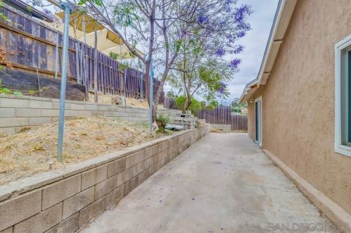 5735 Amarillo Ave, La Mesa CA 91942-2889 exterior