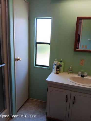 901 Bougainvillea Cir, Sebastian FL  32976-7688 exterior