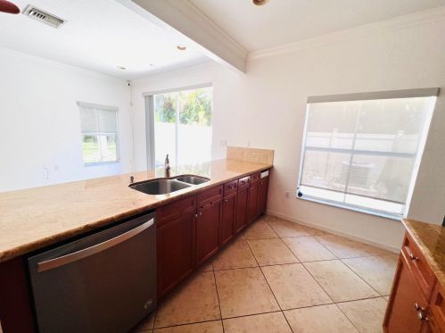 204 Lake Monterey Cir, Boynton Beach FL  33426-8442 exterior