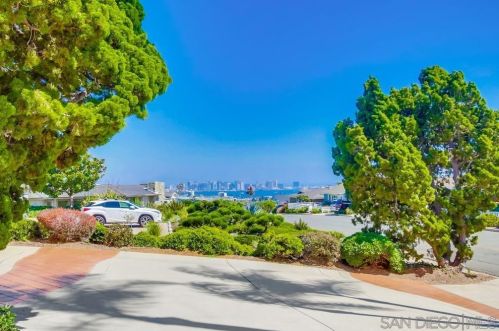 3662 Liggett Dr, San Diego, CA 92106-2155