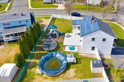 105 Madison Ave, Old Bridge NJ  08857-1339 exterior