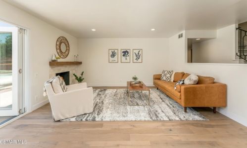 5226 Edgeware Dr, Calabasas CA  91301-2319 exterior