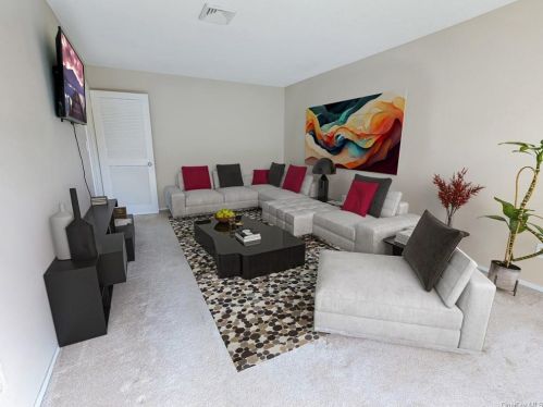 69 Heritage Hills Dr, Somers Town, NY