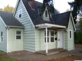 1105 Cross St, Salem, OR 97302-2923