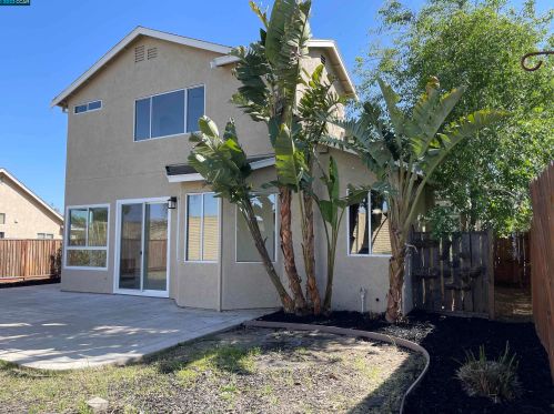 1870 Summerfield Ct, Oakley CA  94561-3074 exterior