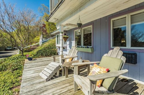 48 Ward Ave, Northport, NY 11768-1642