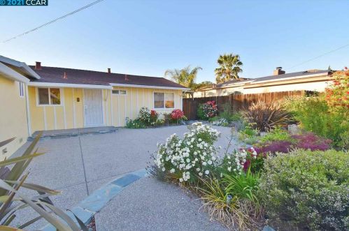 2421 Stokes Ave, Pinole, CA 94564-1056