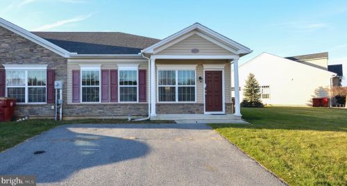 209 Huntington Ln, Easton, PA 18040-8484