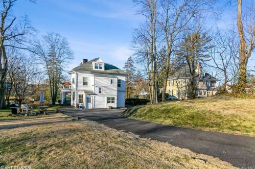 26 Hawthorne Ave, Rye Brook NY  10573-2927 exterior