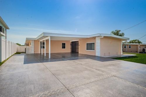 16014 4th St, Saint Petersburg, FL 33708-1637