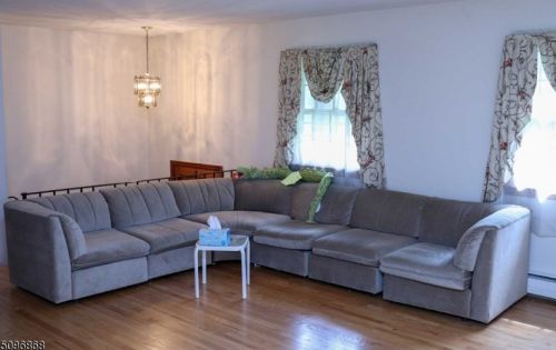 80 Schofield Rd, West Milford Lakes, NJ 07480-4562