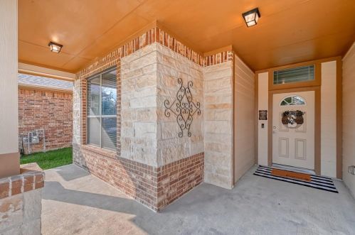 2514 Amy Lee Dr, Conroe, TX 77304-5003