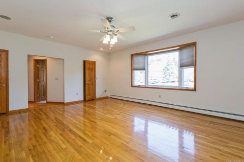 1 Lenni Lenape Ct, Stony Point NY  10980-3438 exterior