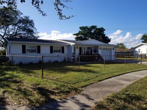 3095 Rosemarie Dr, Titusville, FL 32796-2320
