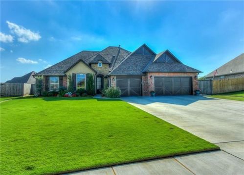 13224 2nd St, Yukon, OK 73099-7171
