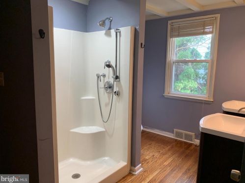 653 Gulph Rd, Norristown PA  19406-3704 exterior