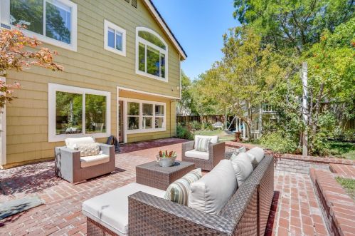 7577 Trotter Way, Pleasanton CA  94566-3121 exterior