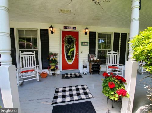3230 Betsy Ln, Herndon, VA 20171-1616