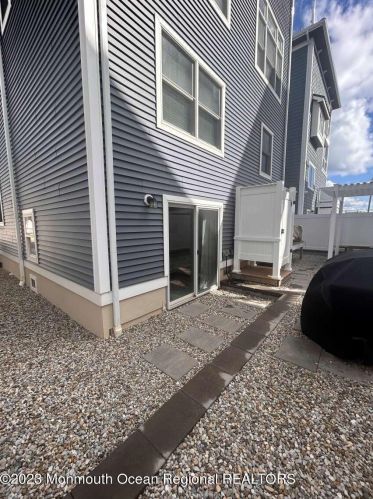 5 Fort Ave, Pelican Island NJ  08751-1512 exterior