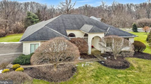 1677 Tuckerstown Rd, Dresher, PA 19025-1320