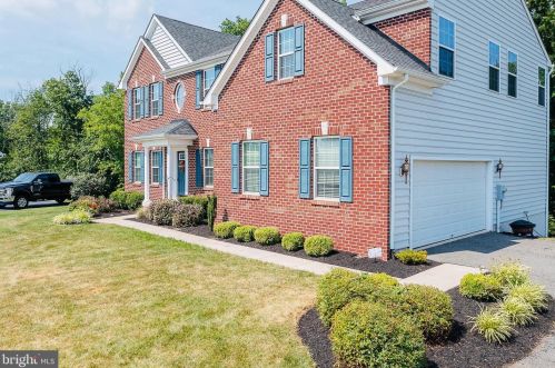 122 Wrenfield Ln, Gilbertsville, PA 19525-8114