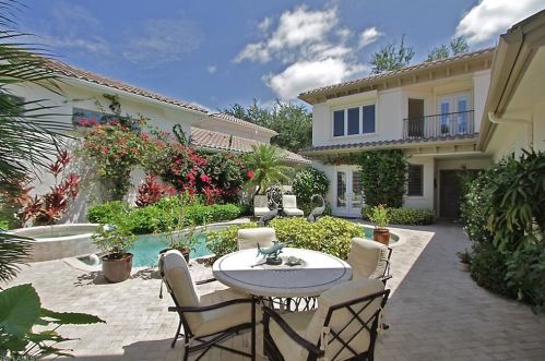 1039 Grand Isle Dr, Naples, FL 34108-3324