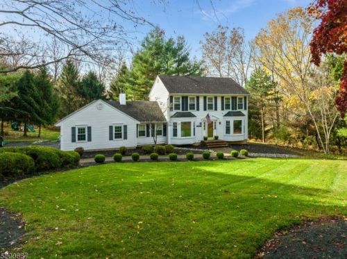 17 Highview Dr, High Bridge, NJ 08829-2303
