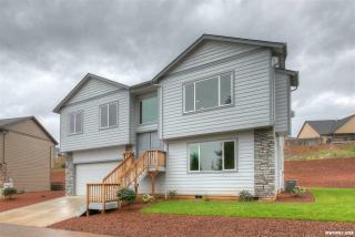 5949 Summerside St, Salem, OR 97306-8610