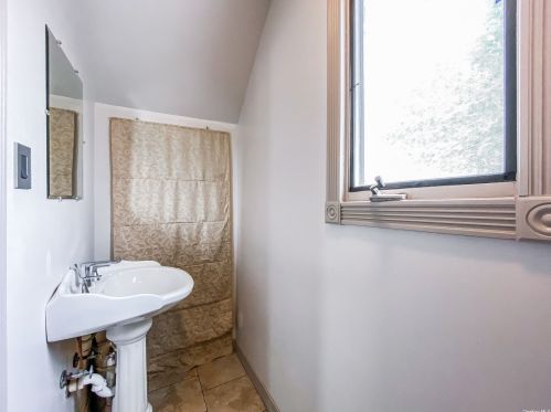 57 Grand Pl, Elwood NY  11731-3019 exterior