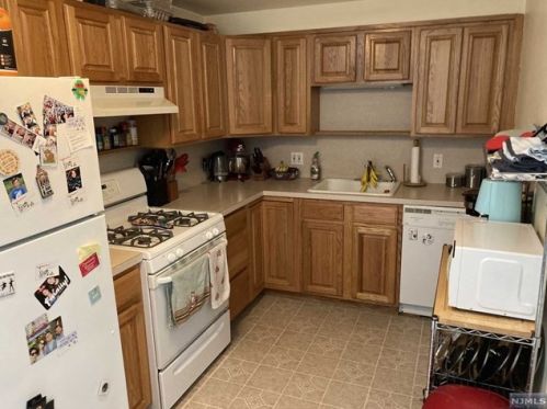 44 Ekings Ave, Paterson NJ  07506-1150 exterior