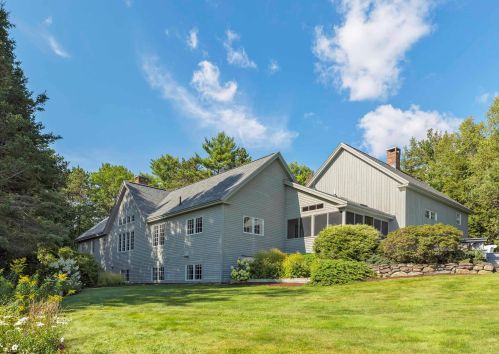 390 Shaker St, New London, NH 03257-5961