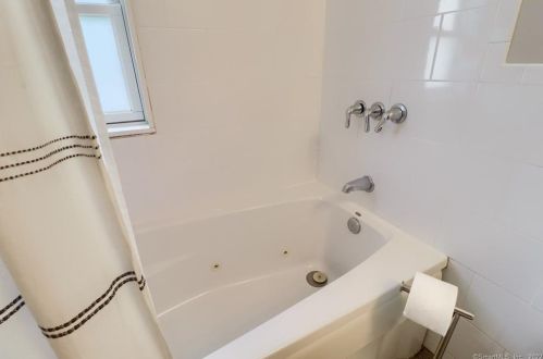 41 Albin Rd, Stamford CT  06902-5412 exterior
