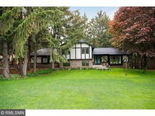 8132 Somerset Rd, Saint Paul, MN 55125-2363
