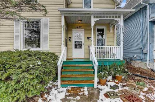 1227 Spaight St, Madison, WI 53703-4495