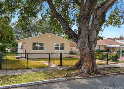 710 55th St, West Palm Beach FL  33407-2612 exterior