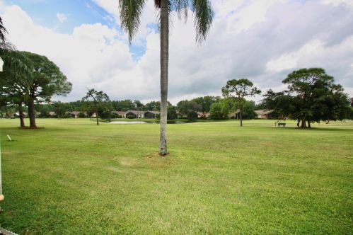 6110 Georgetown Pl, Hobe Sound FL 33455-7300 exterior