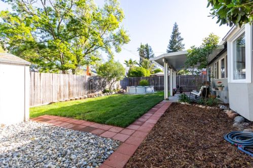 8213 Valewood Ct, Citrus Heights CA  95662-3135 exterior