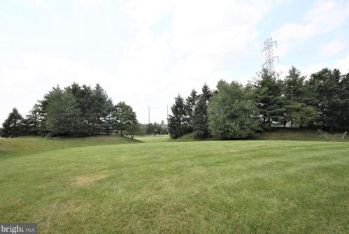 118 Shoal Creek Dr, Blue Bell PA  19422-3250 exterior