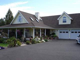 61800 Somerset Dr, Bend OR  97702-8711 exterior