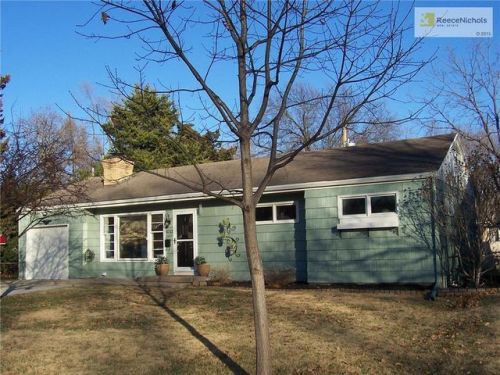 5353 Dearborn St, Shawnee Mission, KS 66202-1954