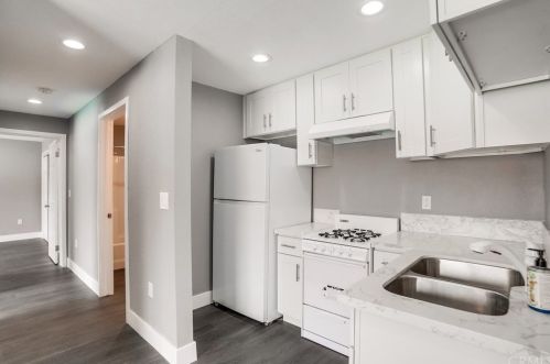 304 Sloan Ave, Compton CA  90221-3351 exterior