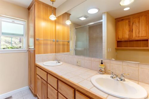 25592 Fairbanks Pl, Willits CA  95490-8910 exterior