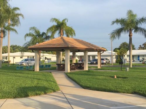 3662 97th Ave, Pinellas Park FL  33782-4104 exterior
