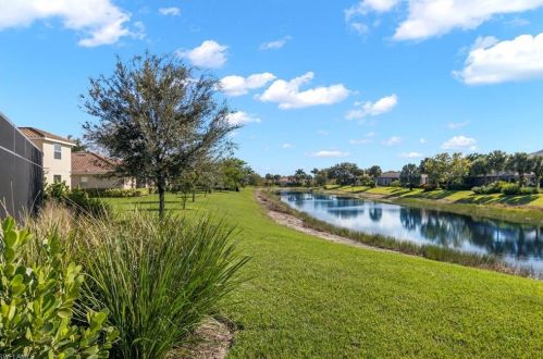 2081 Satsuma Ln, Naples, FL 34120-4557